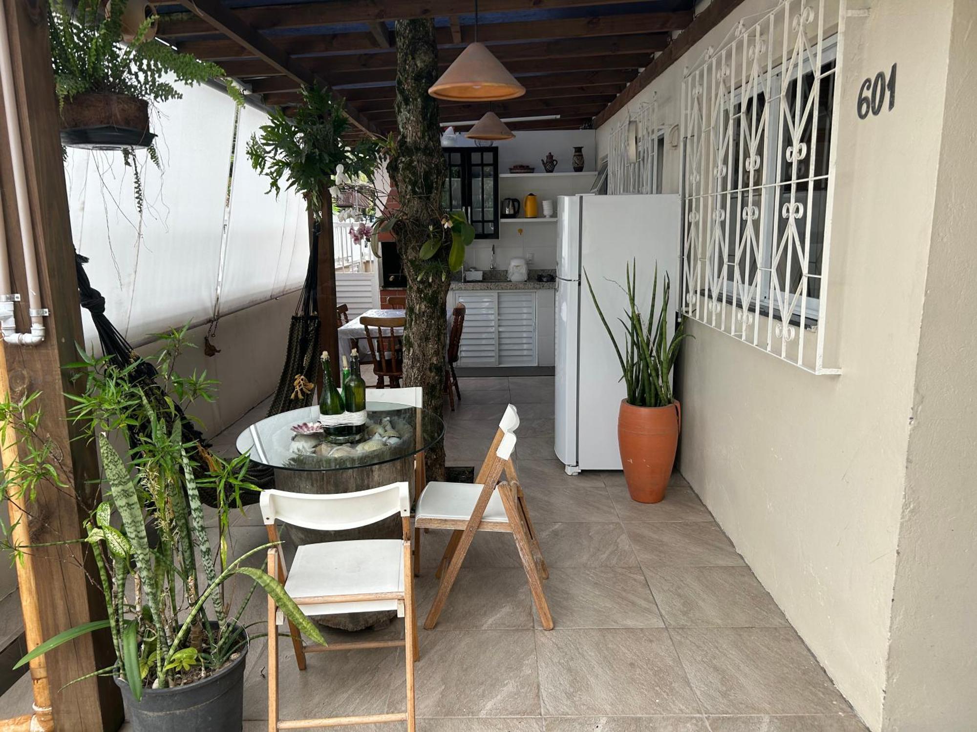 Casa Da Arvore Rua Pescada Amarela 邦比尼亚斯 外观 照片